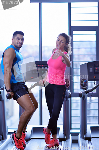 Image of couple at the gym