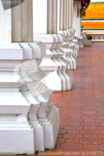 Image of column  temple   in   bangkok  thailand incision of the temple 