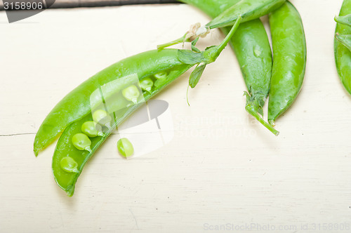 Image of hearthy fresh green peas 