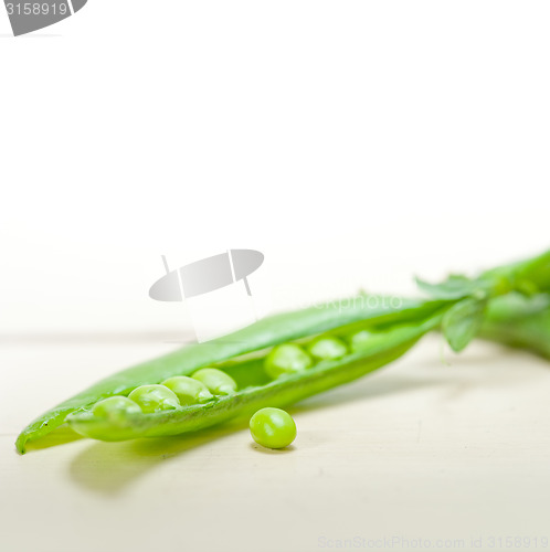 Image of hearthy fresh green peas 