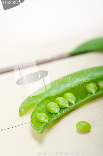 Image of hearthy fresh green peas 