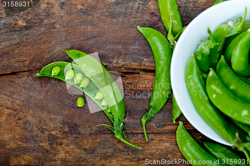 Image of hearthy fresh green peas 