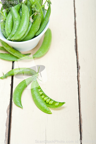 Image of hearthy fresh green peas 