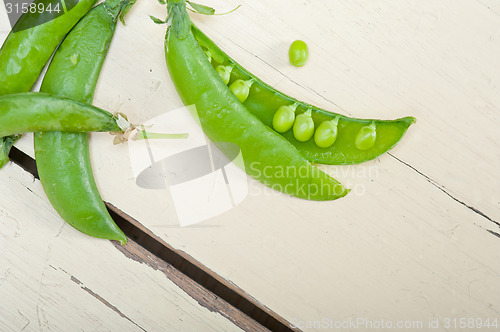 Image of hearthy fresh green peas 