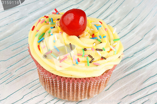 Image of Fancy cupcake with lemon buttercream
