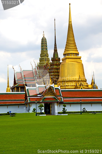 Image of  pavement gold    temple   in   bangkok  thailand  grass