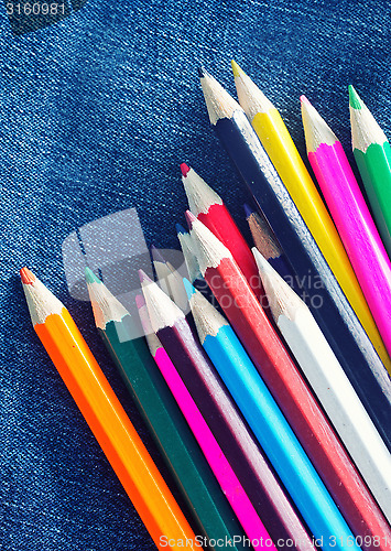 Image of color pencils