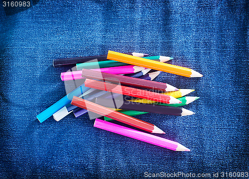 Image of color pencils