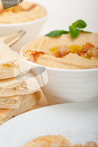 Image of Hummus with pita bread 