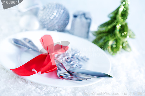 Image of fork and knife on plate