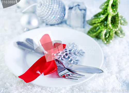 Image of fork and knife on plate