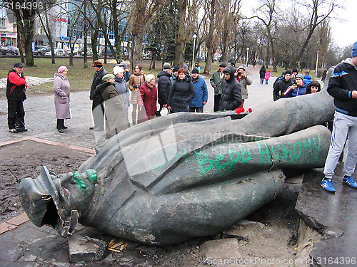 Image of thrown big monument to Lenin in February 22, 2014