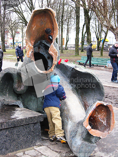 Image of thrown big monument to Lenin in Chernihiv in 2014