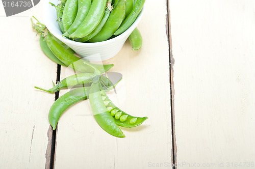 Image of hearthy fresh green peas 