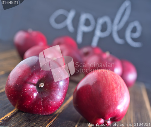 Image of red apples