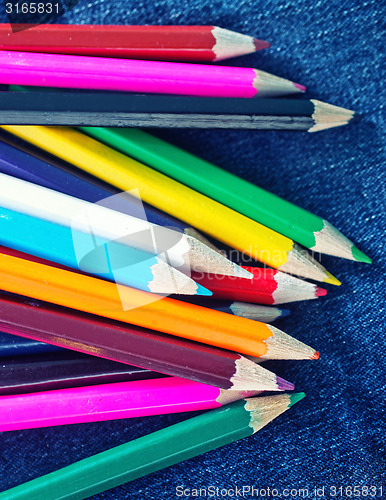 Image of color pencils