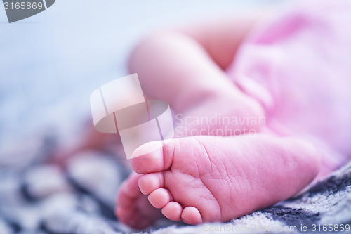 Image of bare feet baby