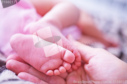 Image of bare feet baby