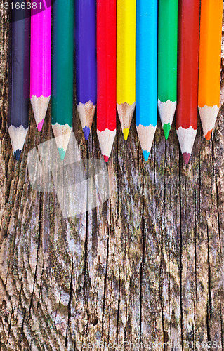 Image of color pencils