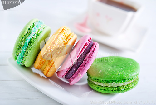 Image of macaroons on plate