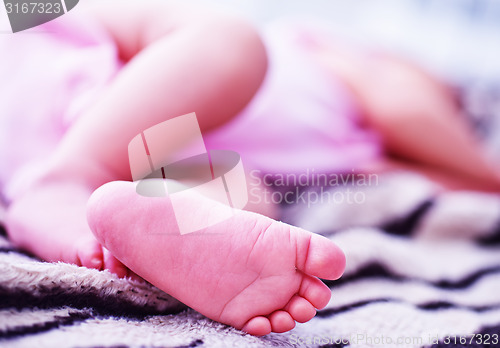 Image of bare feet baby