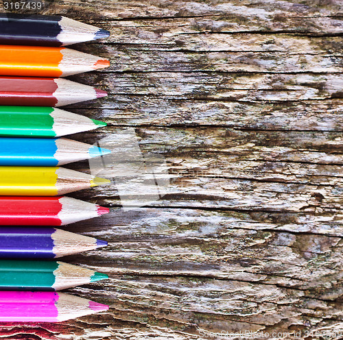 Image of color pencils