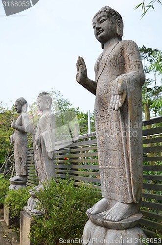 Image of Buddha statues