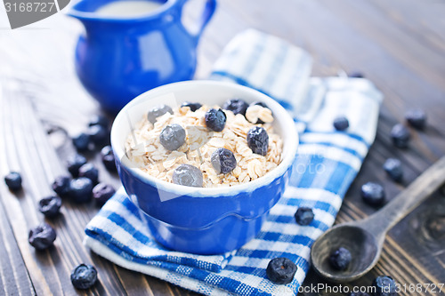 Image of oat flakes with blueberry