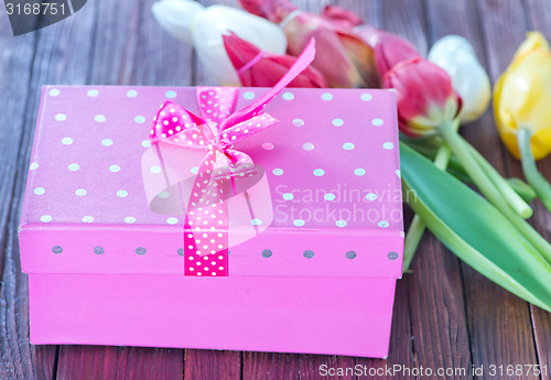 Image of box for present