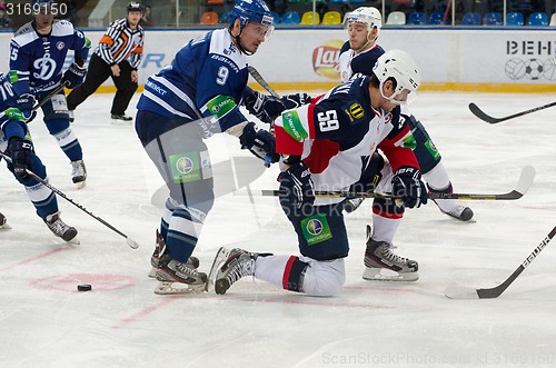 Image of Andrej Stastny (59) on knees