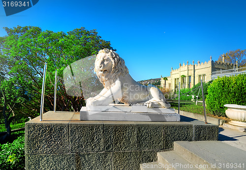 Image of Statue of lion
