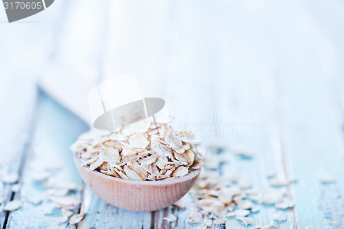 Image of raw oat flakes