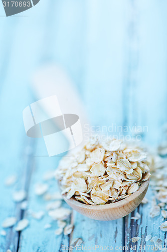 Image of raw oat flakes