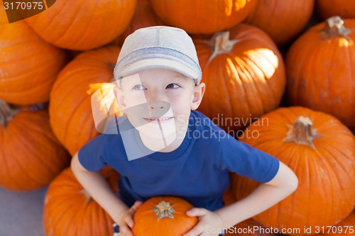 Image of kid at pumpkin patch