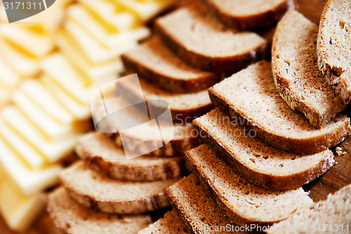 Image of Bread and cheese in slices, 