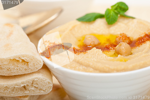 Image of Hummus with pita bread 