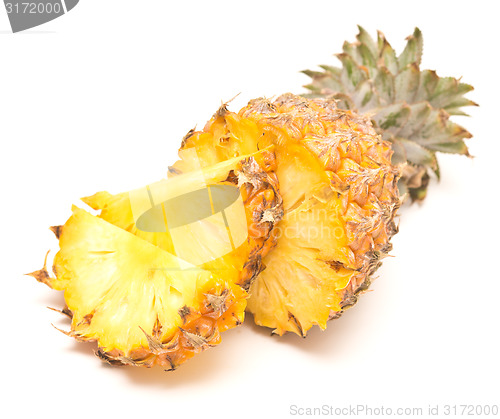 Image of ripe pineapple