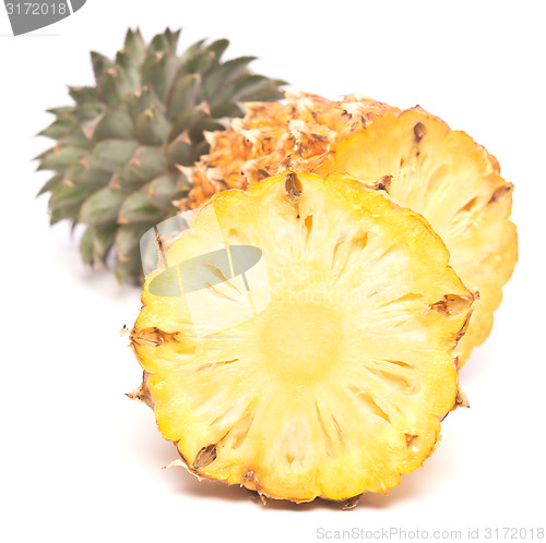 Image of ripe pineapple