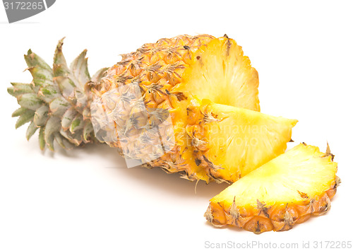Image of ripe pineapple