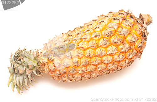 Image of ripe pineapple