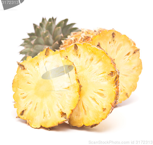 Image of ripe pineapple