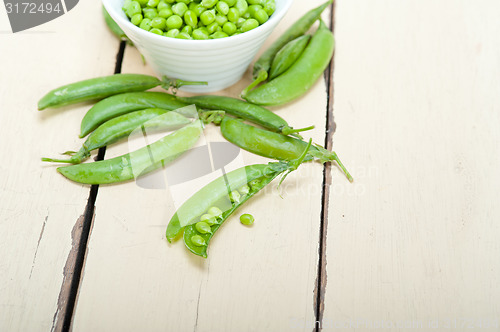 Image of hearthy fresh green peas 