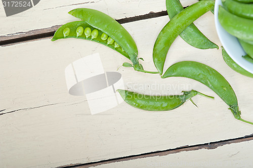 Image of hearthy fresh green peas 