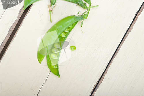 Image of hearthy fresh green peas 