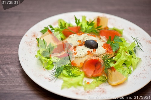 Image of salmon salad 