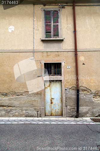 Image of brown door  europe  italy  lombardy       in  the milano old   w
