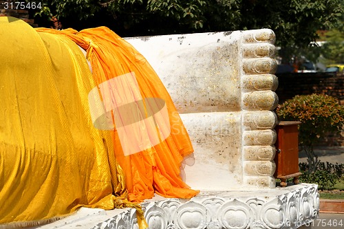 Image of Feet statue of Buddha