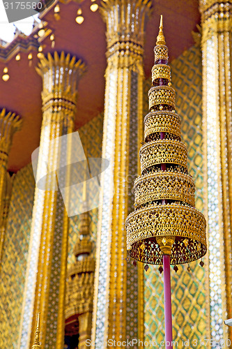 Image of  pavement gold    temple   in   bangkok  sun light