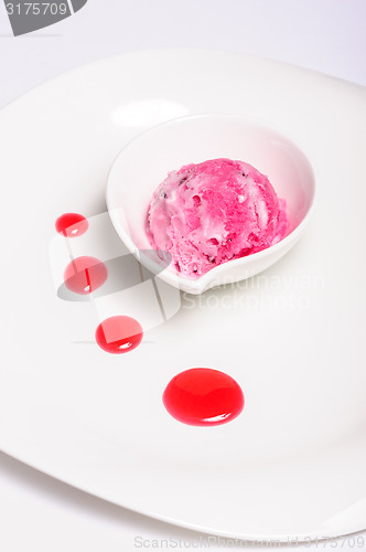 Image of Raspberry cheese cake and ice cream ball