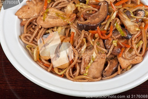 Image of buckwheat noodles with chicken